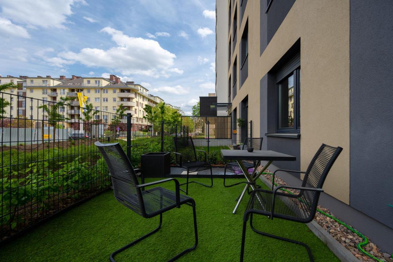 Miedziana 6 & 18 Apartment With Free Garage Wroclaw By Renters Екстер'єр фото