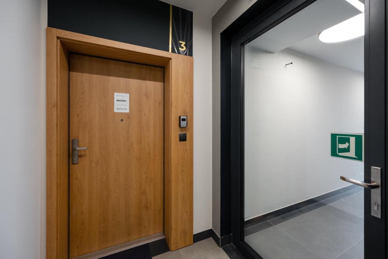 Miedziana 6 & 18 Apartment With Free Garage Wroclaw By Renters Екстер'єр фото