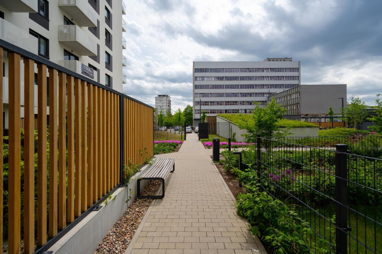 Miedziana 6 & 18 Apartment With Free Garage Wroclaw By Renters Екстер'єр фото