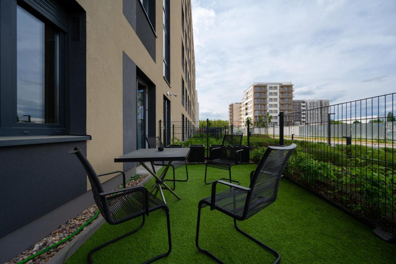 Miedziana 6 & 18 Apartment With Free Garage Wroclaw By Renters Екстер'єр фото