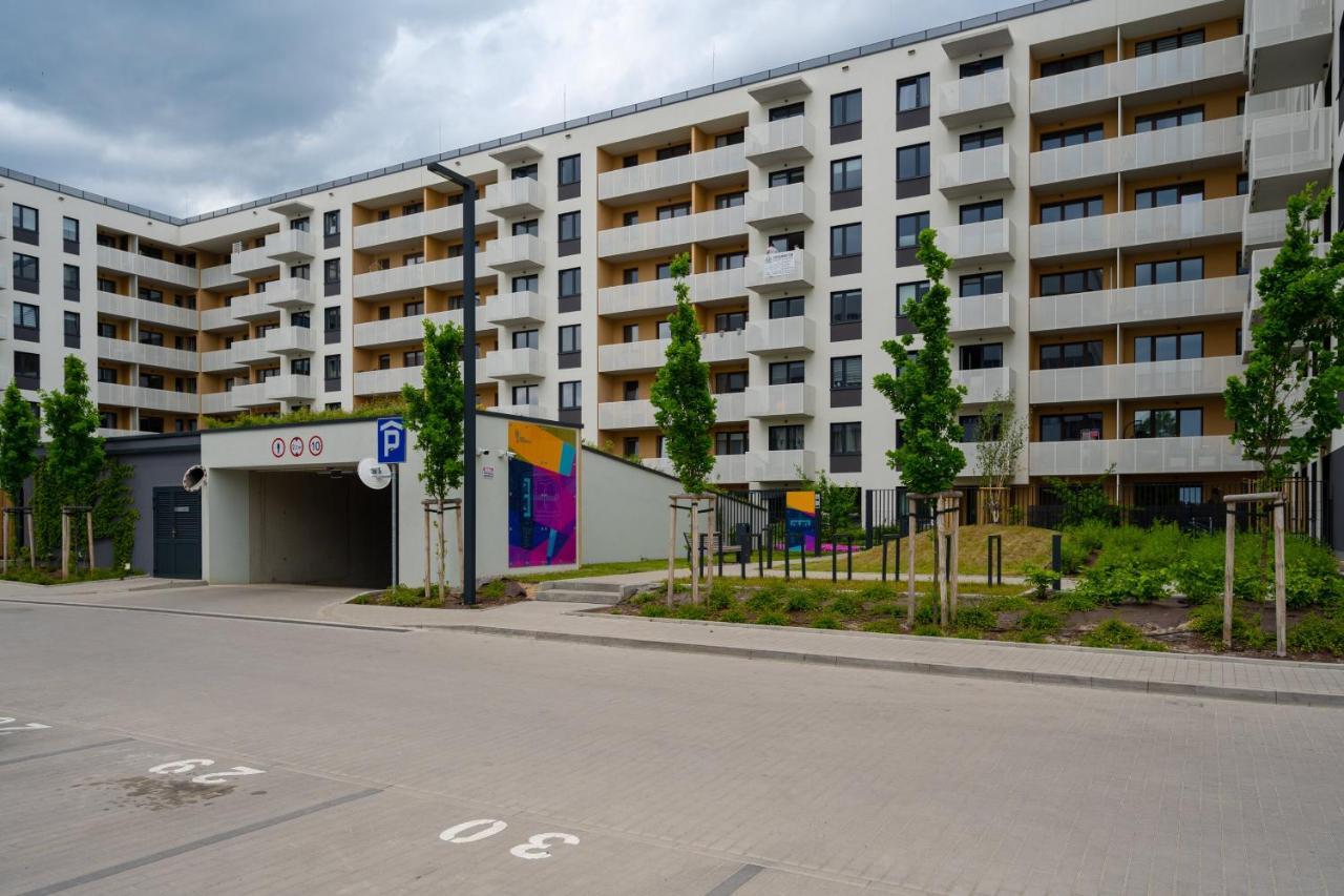 Miedziana 6 & 18 Apartment With Free Garage Wroclaw By Renters Екстер'єр фото