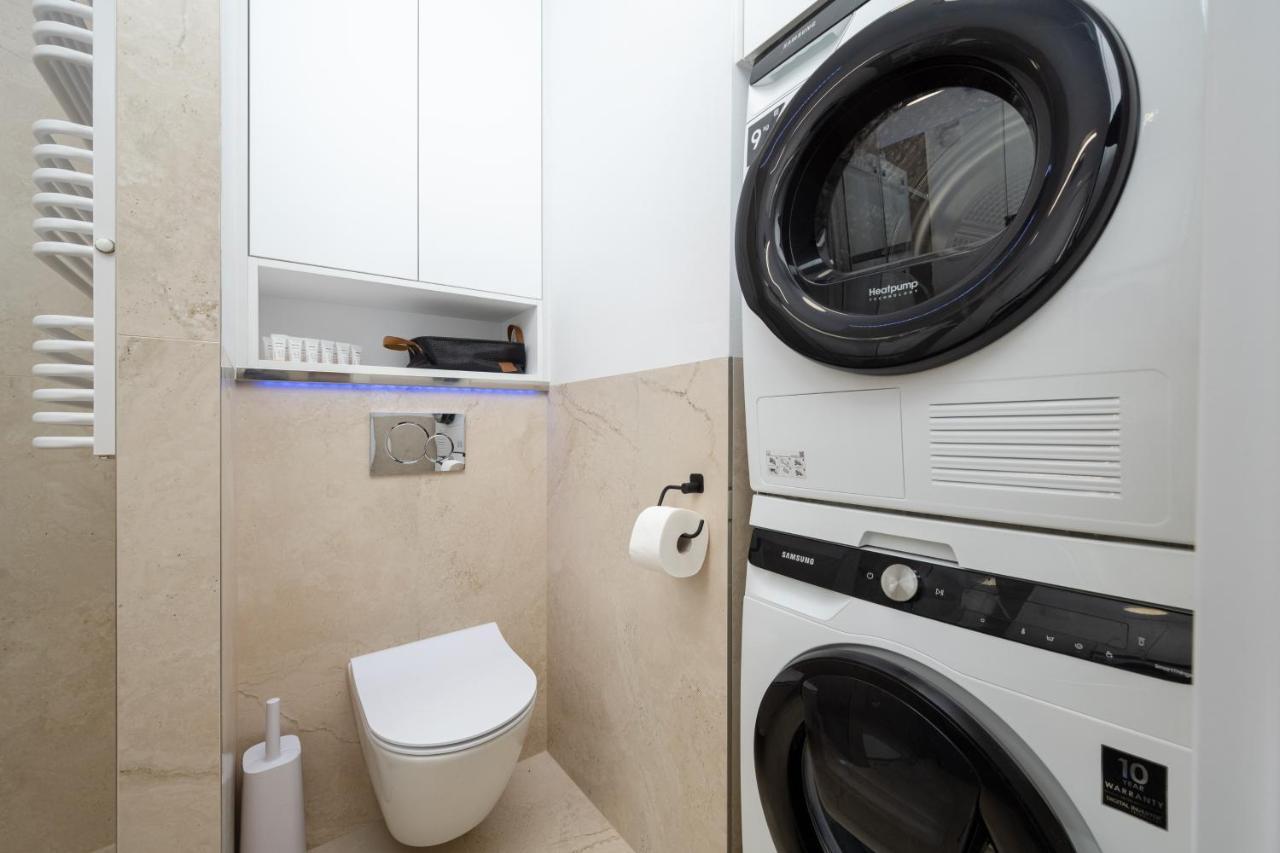 Miedziana 6 & 18 Apartment With Free Garage Wroclaw By Renters Екстер'єр фото