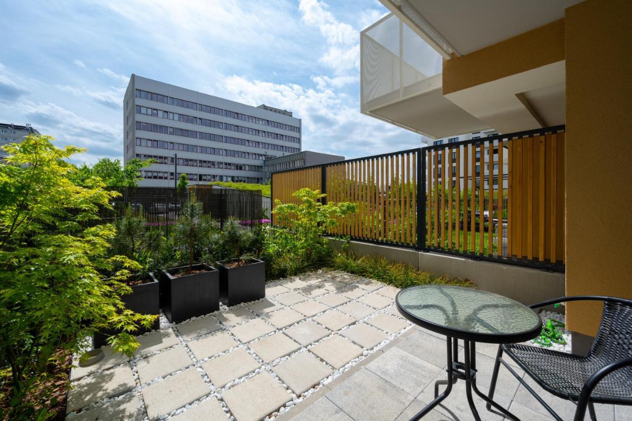 Miedziana 6 & 18 Apartment With Free Garage Wroclaw By Renters Екстер'єр фото