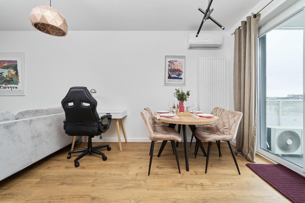 Miedziana 6 & 18 Apartment With Free Garage Wroclaw By Renters Екстер'єр фото