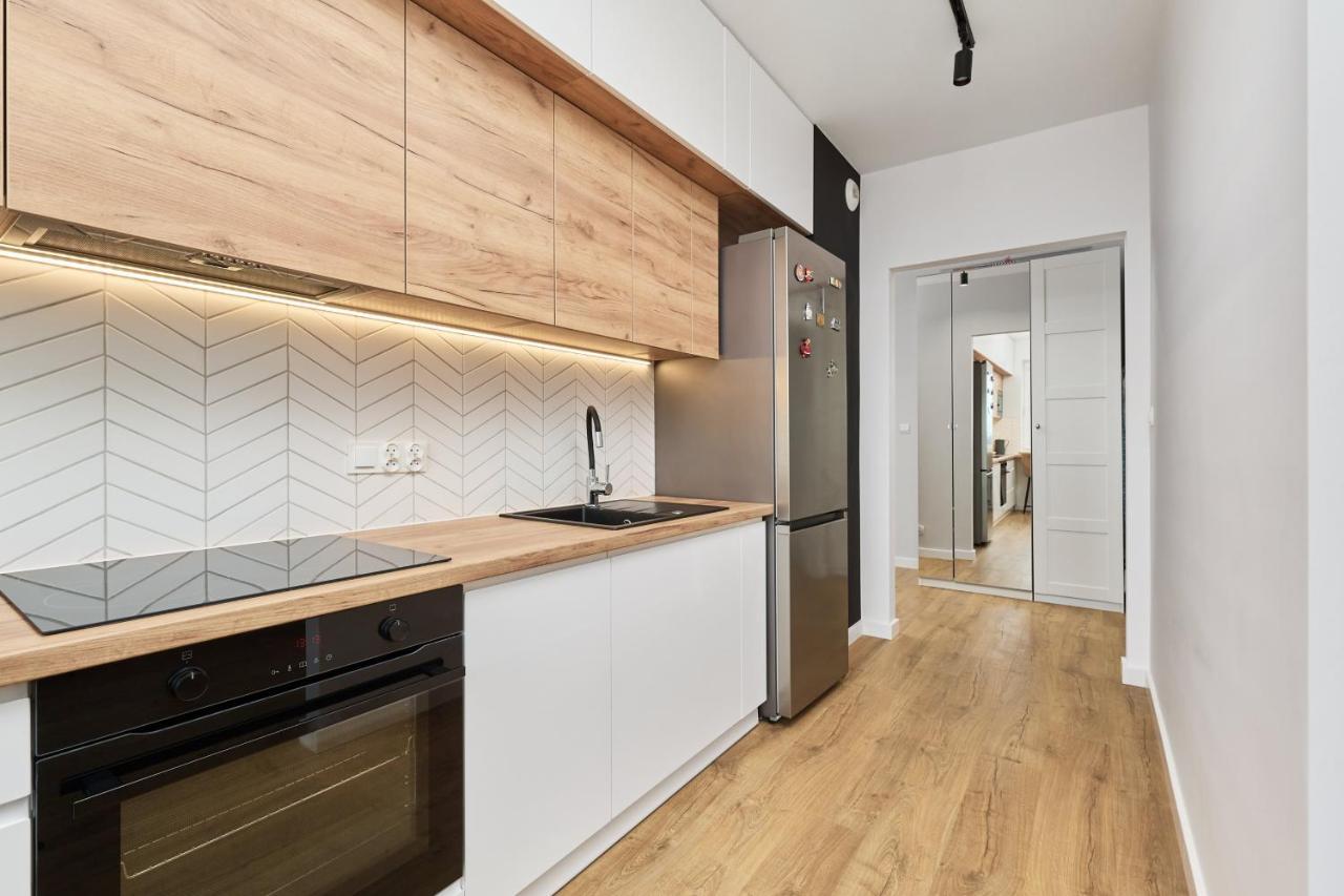 Miedziana 6 & 18 Apartment With Free Garage Wroclaw By Renters Екстер'єр фото