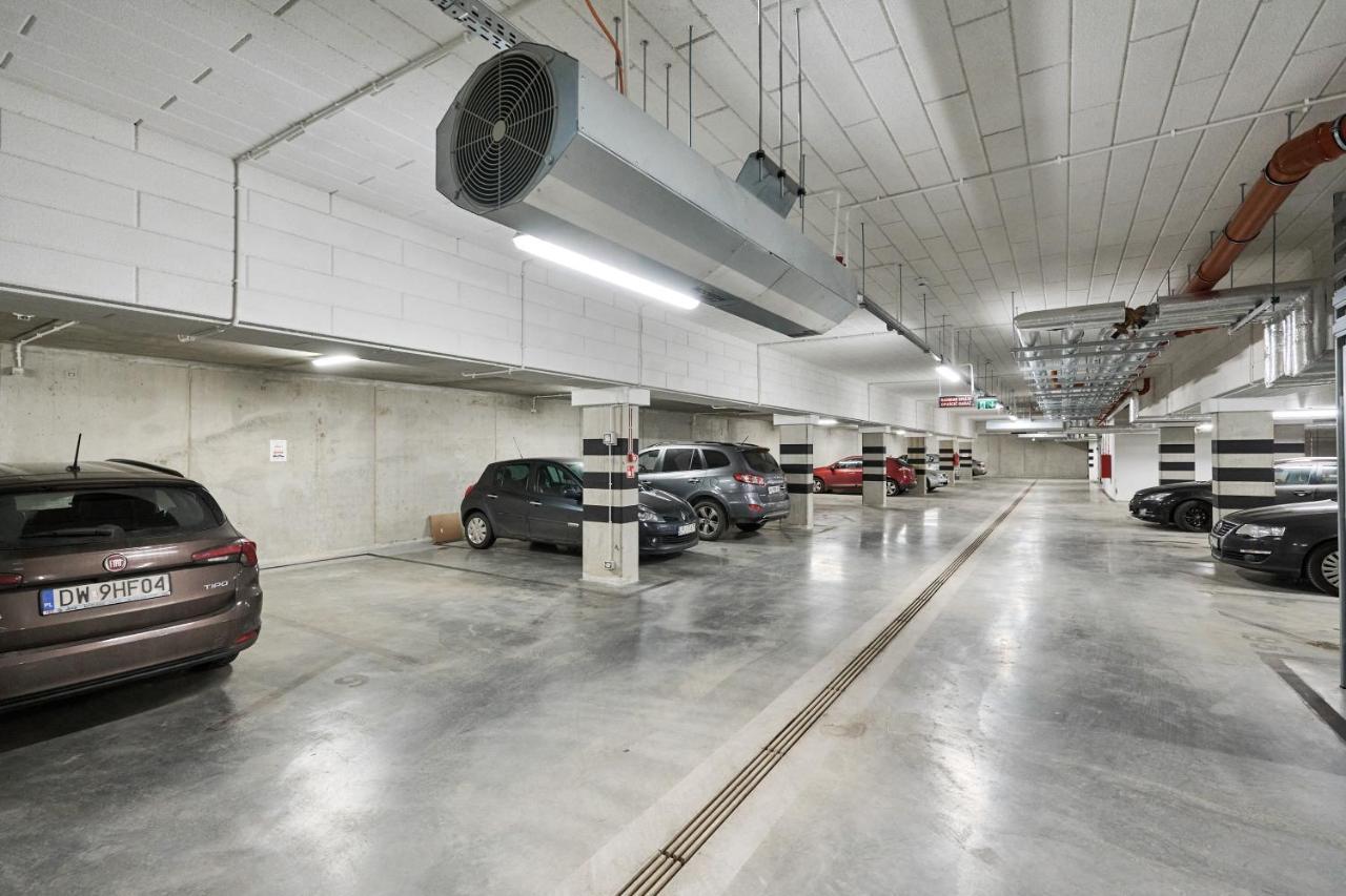 Miedziana 6 & 18 Apartment With Free Garage Wroclaw By Renters Екстер'єр фото