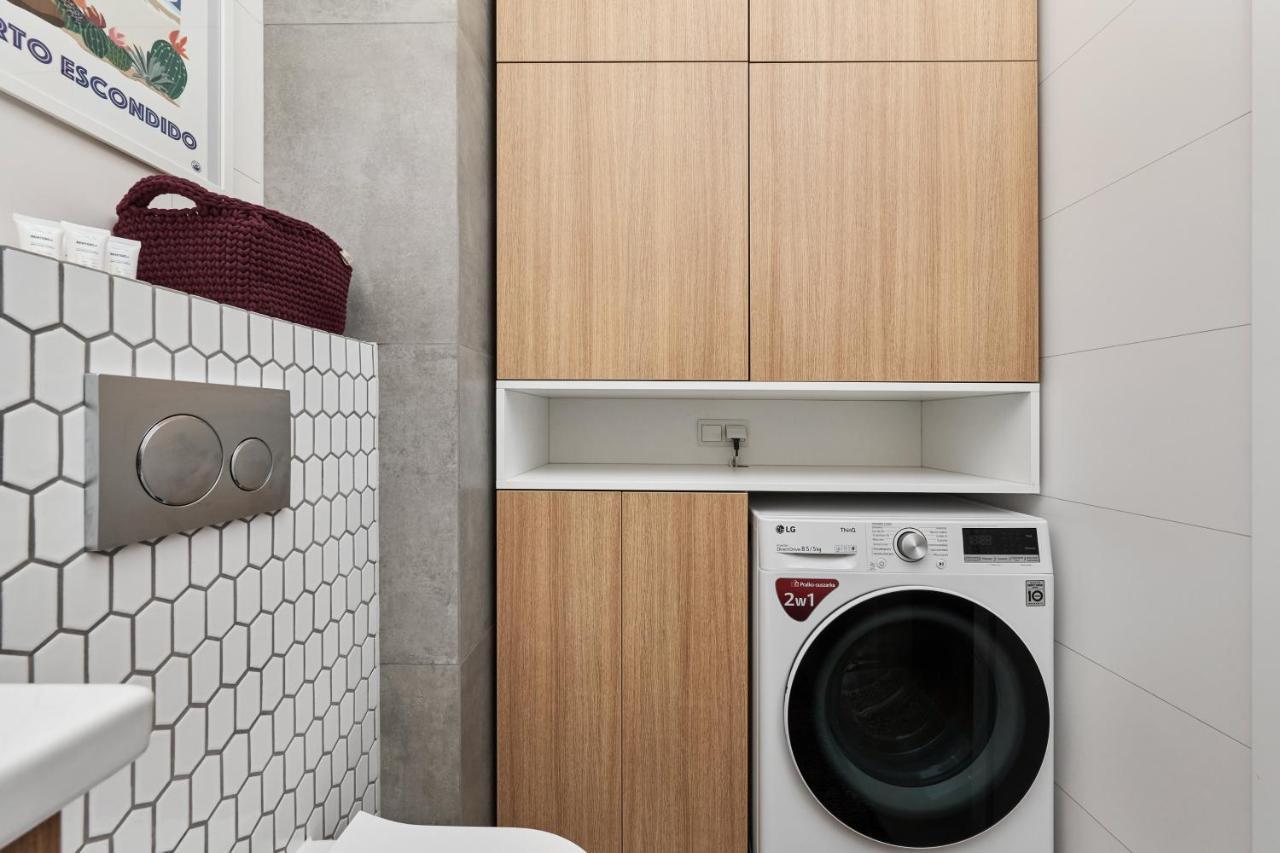 Miedziana 6 & 18 Apartment With Free Garage Wroclaw By Renters Екстер'єр фото